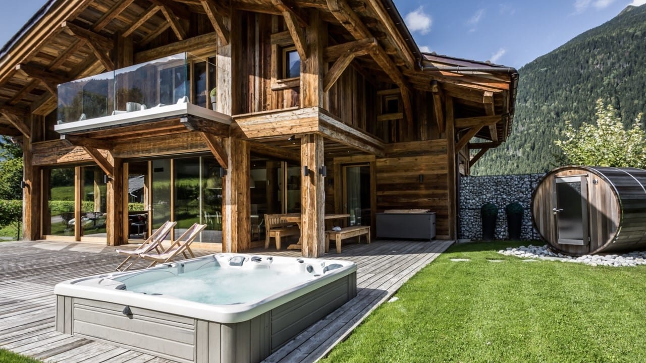 A six-bed chalet in Chamonix