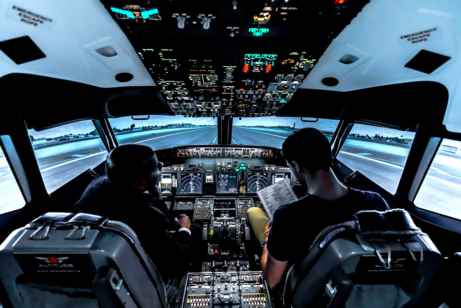 Fly a 737 simulator, then go stargazing