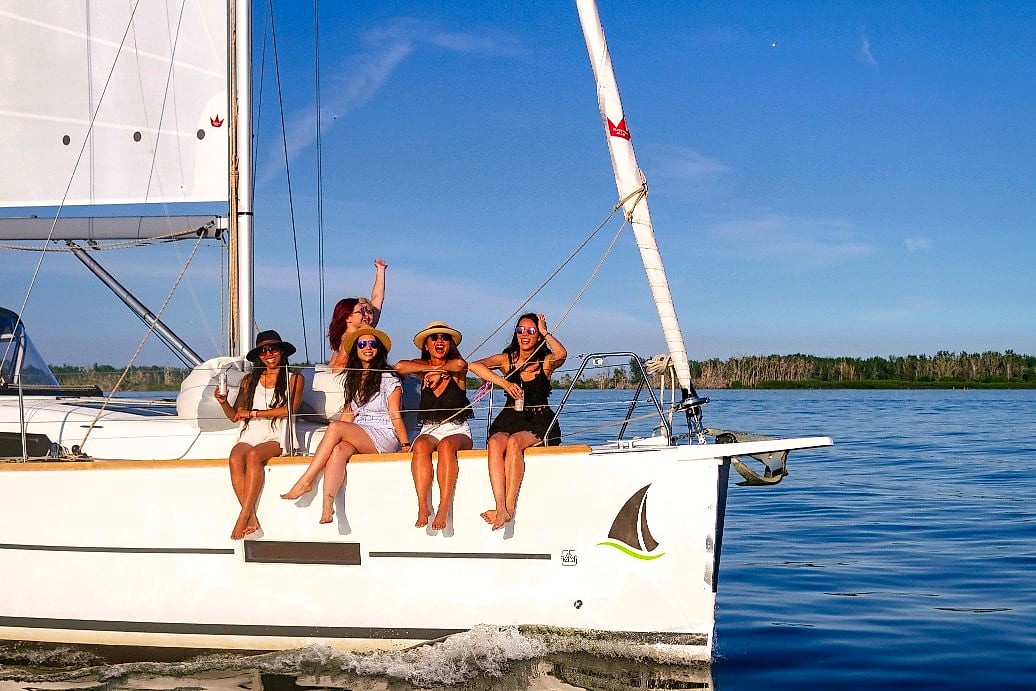Toronto by helicopter, then by sail