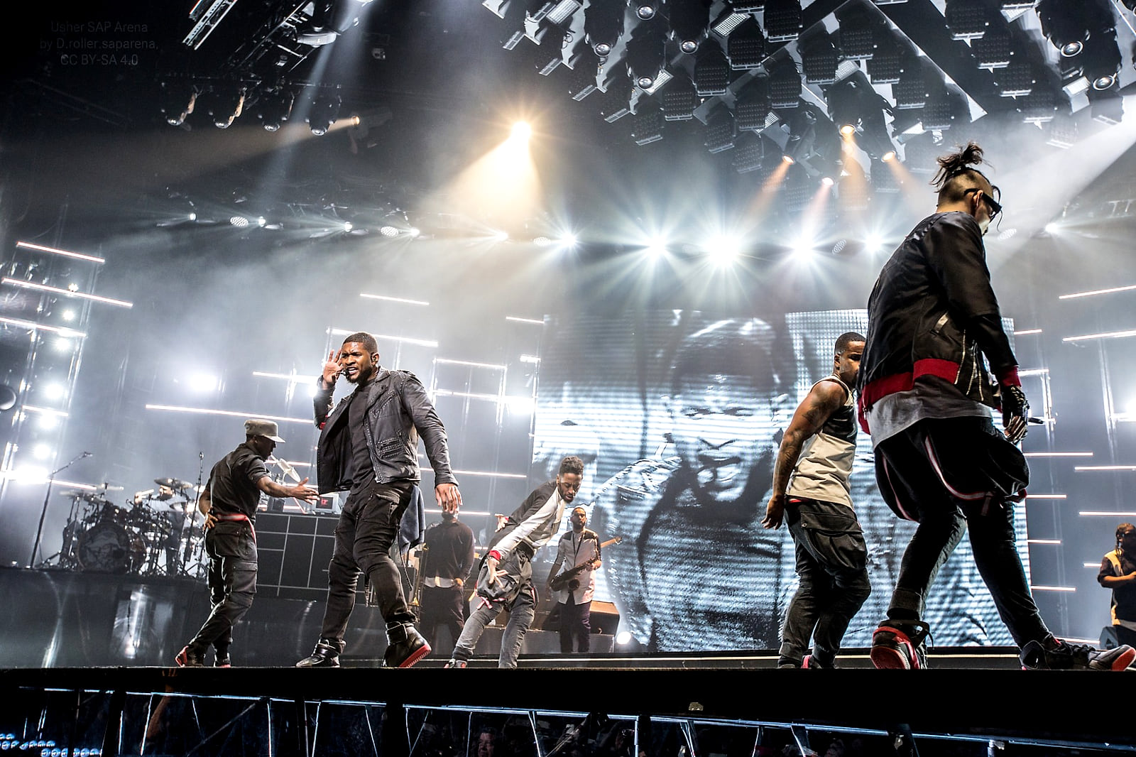 A VIP concert weekend, artist of the winner's choice