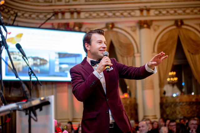 HUNT Auctioneers at a fundraising event