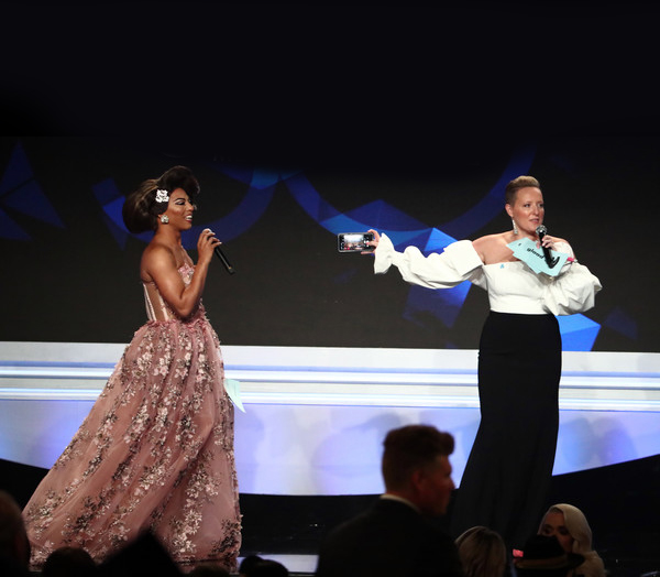 STAR Benefit Auctions at a fundraising event