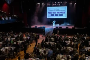 Your Rocktioneer® — Seth Weiner fundraising event photography 6